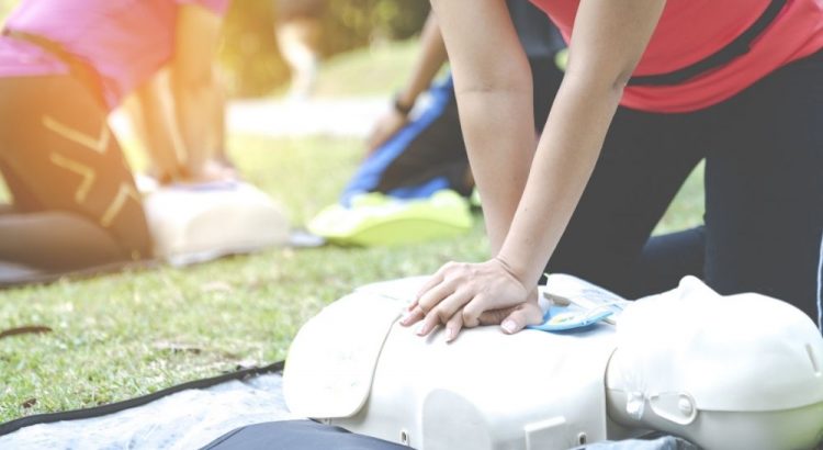 Reasons To Get CPR Certified Before Working at a Summer Camp