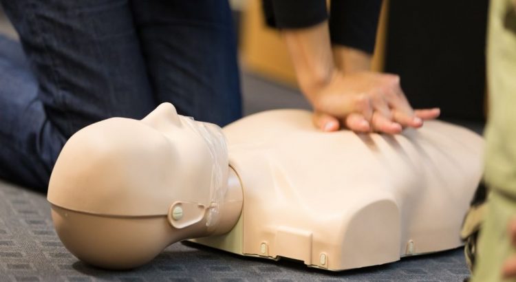 Can You Do CPR if You’re Not Certified?